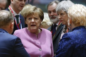 ميركل ترحب بنتائج قمة الاتحاد الأوروبي رغم الخلاف مع بولندا