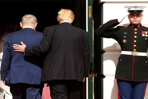 صحيفة: الولايات المتحدة قد تنقل سفارتها إلى القدس قبل حلول الصيف