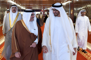 البحرين : ولي العهد لدى وصوله الإمارات: العلاقات بين بلدينا تتجسد في أعمق صور الترابط الأخوي والمحبة