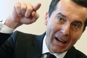 مستشار النمسا: سنمنع أي وزير تركي من حشد التأييد للاستفتاء