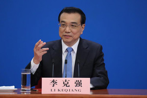 رئيس مجلس الدولة الصيني يؤكد على التنمية السلمية للعلاقات عبر المضيق