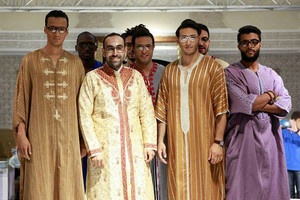  لماذا القفطان انتقل من البيوت المغربية إلى الخليج والعالمية؟