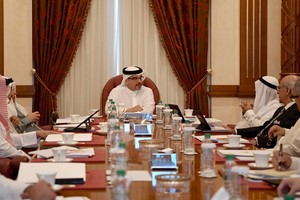 البحرين : 'التنسيقية' برئاسة ولي العهد تستعرض خطط تطوير خدمات 'تنظيم الاتصالات'