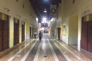 بإيعاز من رئيس الوزراء الكويتي..وزير المالية يُنهي أزمة سوق المباركية ويوقف زيادة الإيجارات