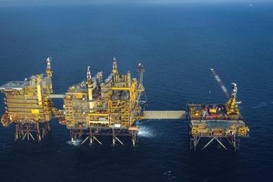 قبرص توافق على عقود للتنقيب بالبحر مع ايني وتوتال واكسون