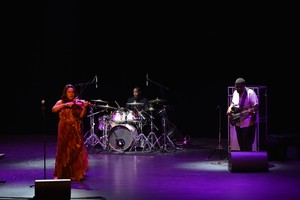 'ربيع الثقافة' يقدم حفلاً لـ'تشيلسي غرين وفرقة المشروع الأخضر' في الصالة الثقافية