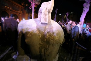 القاهرة ترجح ان يكون تمثال عين شمس للملك بسماتيك الأول وليس لرمسيس الثاني