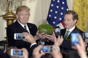 مجموعة ماكدونالدز تعتذر بعد تغريدة تنتقد ترامب اثر قرصنة حسابها