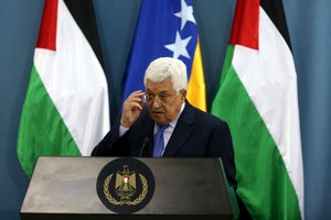  الرئيس الفلسطيني يبحث في القاهرة غداً سبل استئناف عملية السلام