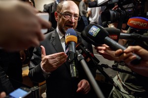 الاشتراكي الديموقراطي مارتن شولتز يطلق اليوم الأحد حملته لمنافسة ميركل