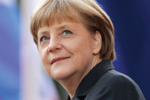 ميركل وآبي يطالبان بـ'تبادل حر' و'أسواق مفتوحة'