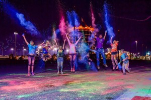 انطلاق سباق الأضواء في حلبة البحرين الدولية