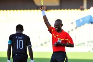 الفيفا يوقف الحكم الغاني لامبتي مدى الحياة