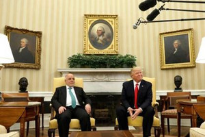 العبادي يقول في واشنطن إنه حصل على تأكيدات من ترامب بمزيد من الدعم