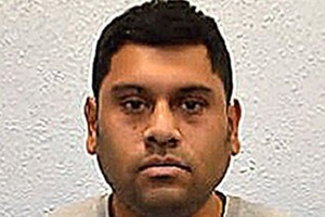 عضو في 'تنظيم داعش' خزن معلومات في أزرار قميصه