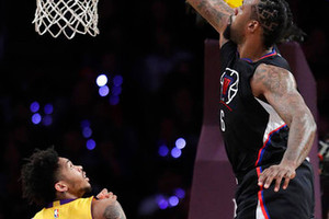 بالفيديو... كريس بول يقود كليبرز للفوز على ليكرز بدوري السلة الأميركي