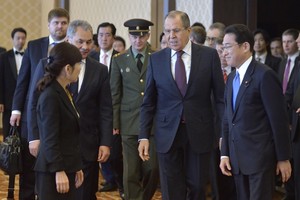 وزير خارجية روسيا: مستعدون لبحث خفض السلاح النووي