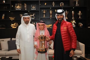 ناصر بن حمد يشيد بالإنجازات التي حققها اسطبل ناس في المسابقات المحلية والخارجية