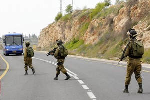 الجيش الاسرائيلي يقتل مراهقاً فلسطينياً في الضفة الغربية 