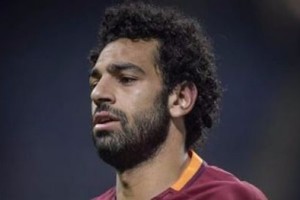 صلاح يغادر معسكر الفراعنة بعد ساعات من انضمامه لوفاة والد زوجته