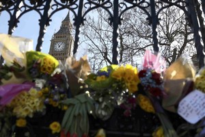 بريطانيا تراجع إجراءات الأمن في مقر البرلمان بعد هجوم لندن