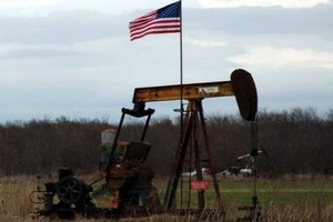 النفط يهبط مع زيادة الحفارات الأميركية وسط شكوك بشأن تمديد اتفاق أوبك