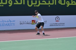 المقلة يشيد بمستوى اللاعبين في دولية البحرين 'فيوتشر' للتنس