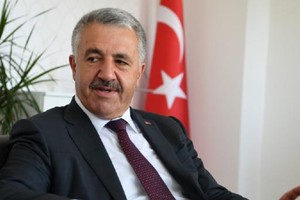 تركيا ترسل فريقاً إلى بريطانيا لمحاولة رفع حظر الأجهزة الإلكترونية على طائراتها