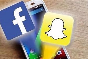 فيس بوك تقلد سناب شات وتجلب ميزة «القصص» إلى تطبيقها الرئيسي