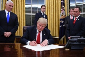 ترامب يوقع امرا تنفيذيا يلغي اجراءات اوباما بشأن المناخ