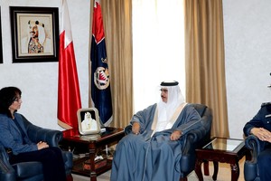 البحرين : وزير الداخلية يبحث مع السفيرة التركية عدداً من الموضوعات ذات الاهتمام المشترك