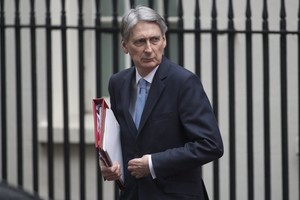 وزير المالية البريطاني: اتفاق الخروج من بريطانيا سيتضمن 'عطاء وأخذاً'
