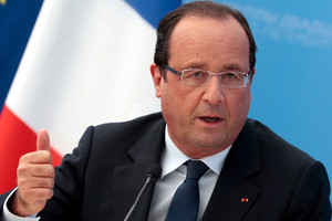 أولاند يصل اليوم إلى إندونيسيا في أول زيارة لرئيس فرنسي منذ 30 عاما