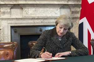 رئيسة وزراء بريطانيا تستعد لإطلاق مفاوضات الخروج من الاتحاد الأوروبي