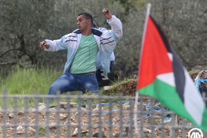 بالصور...الجيش الإسرائيلي يفرق مسيرة فلسطينية في ذكرى يوم 'الأرض'