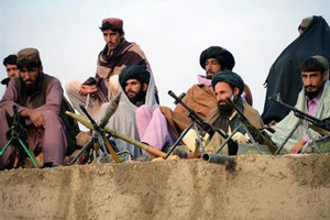 جنرال أميركي يشير إلى احتمال تزويد روسيا لطالبان بالسلاح