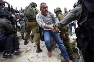 الجيش الإسرائيلي يعتقل 7 فلسطينيين في الضفة الغربية