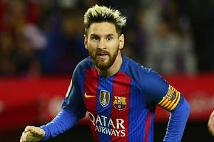 ميسي يأمر برشلونة ببيع البرتغالي غوميز في الصيف!