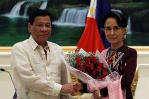 سوتشي مستشارة الدولة في ميانمار 'تبدي استعدادها للاستقالة' إذا كان المواطنون لا يرون أنها تبذل جهوداً كافية