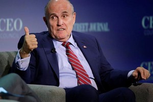 جولياني يسعى لإنهاء محاكمة تركي في قضية عقوبات إيران