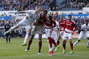 التعادل يضاعف محنة سوانسي  ميدلسبره في الدوري الإنجليزي