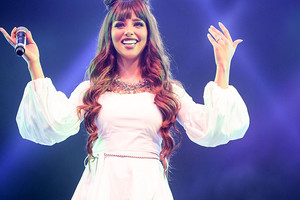 بالصور... بلقيس تنقل جمهور القرية العالمية إلى عالم الفرح والغناء