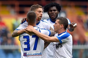 هاتريك غوميز يقود أتالانتا لاكتساح جنوى وكروتوني يبدأ الهروب من شبح الهبوط