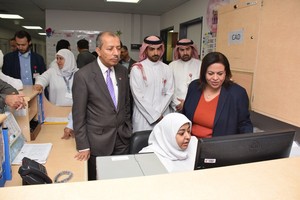 بوعنق تدشن تطبيق الملف الطبي الالكتروني الموحد للمرضى الداخليين بـ 'السلمانية'