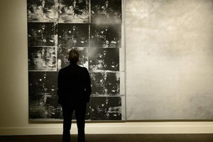 لوحة زيتية لوارهول تباع بمبلغ 12.6 مليون دولار في هونج كونج