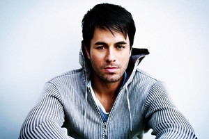 بالفيديو والصور: إنريكي إغليسياس... نجم البوب الذي صعد سُلم النجومية درجةً درجة