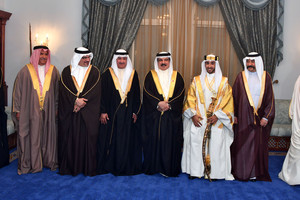 بالصور... العاهل وولي العهد يشرفان حفل زواج خليفة بن خالد