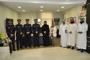 اجتماع تنسيقي بين 'شرطة المحرق' و 'المرور' حول تنظيم الحركة بمحيط المدارس ومعالجة المخالفات المرورية في الشوارع الداخلية