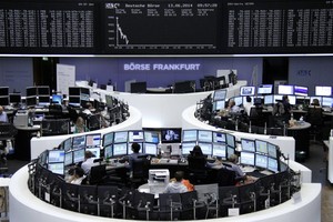 الأسهم الأوروبية تصعد صباحاً مدعومة بمكاسب قطاعي النفط والتعدين