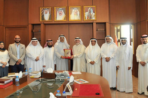 وفد من 'الإصلاح' يزور مركز عيسى الثقافي